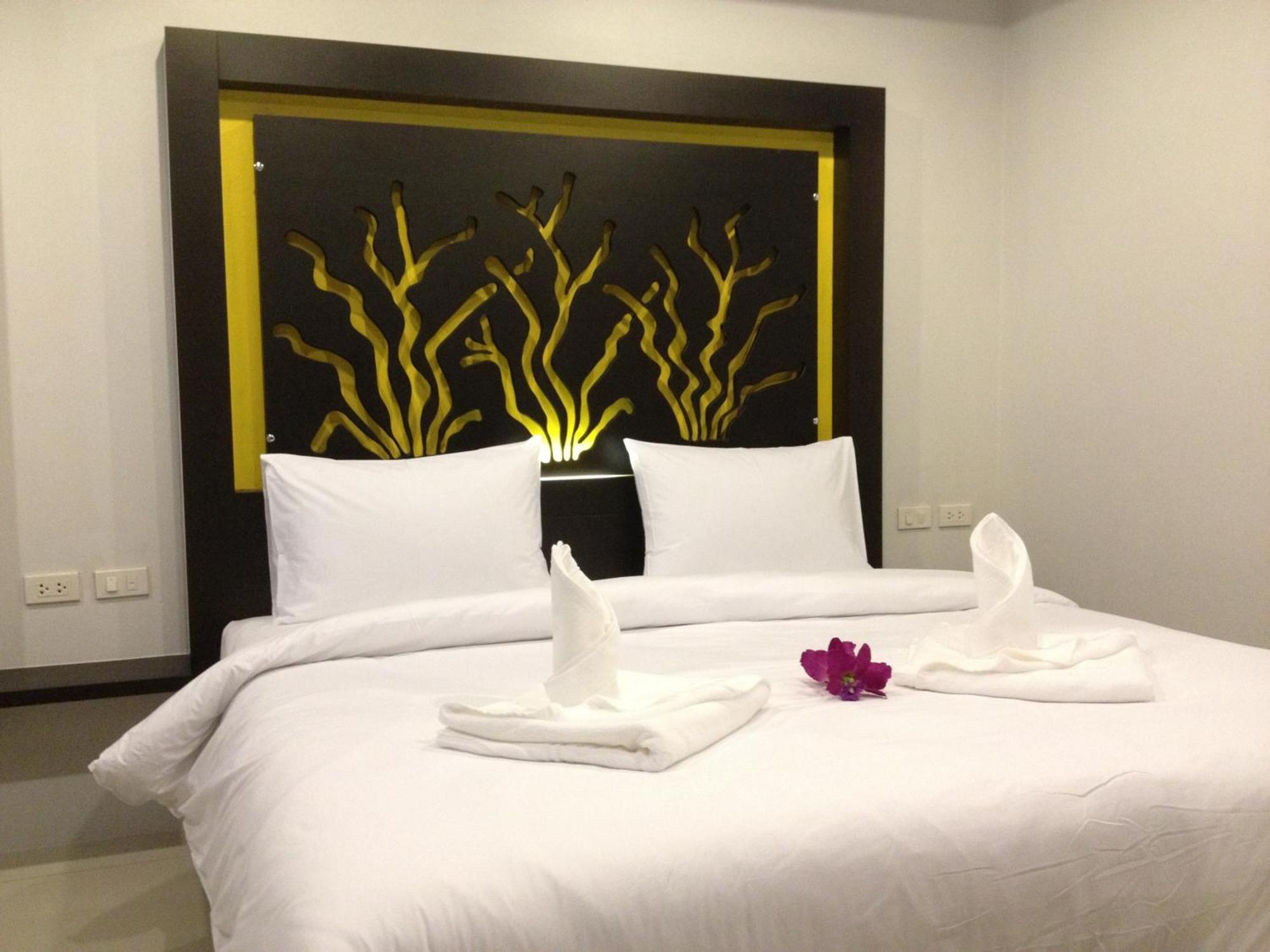 The Silk Hill Hotel Patong Εξωτερικό φωτογραφία
